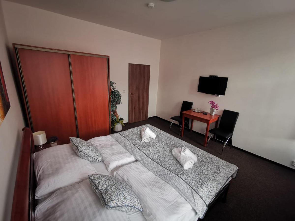 Hotel Palackeho 135 Мельник Экстерьер фото